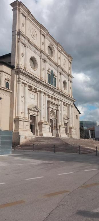 B&B Residenza San Giorgio ลาควิลา ภายนอก รูปภาพ